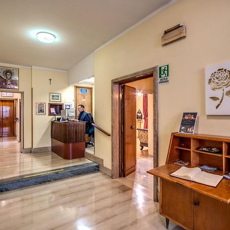 Casa Per Ferie Ravasco San Pietro Hotel Roma Exterior foto