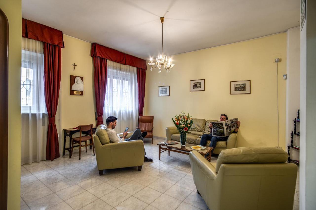 Casa Per Ferie Ravasco San Pietro Hotel Roma Exterior foto