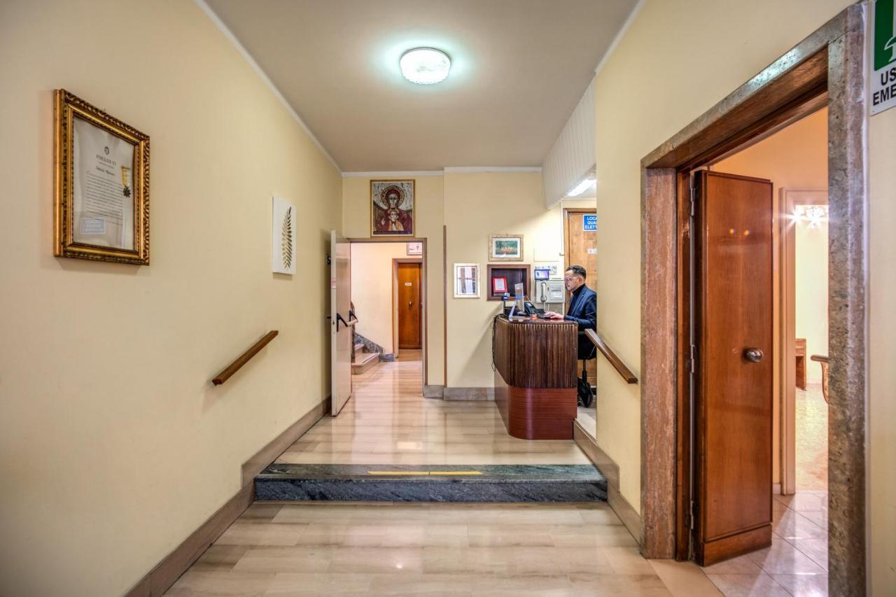 Casa Per Ferie Ravasco San Pietro Hotel Roma Exterior foto