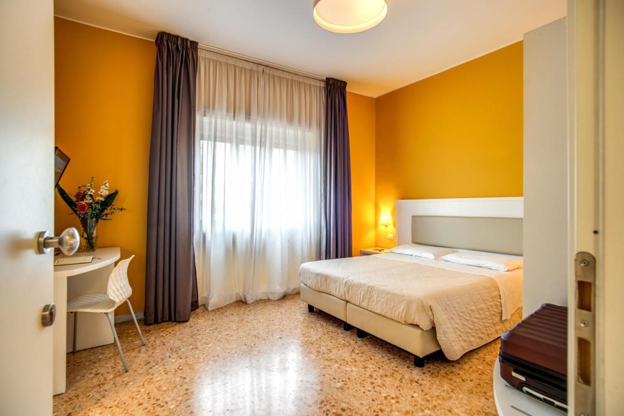Casa Per Ferie Ravasco San Pietro Hotel Roma Exterior foto