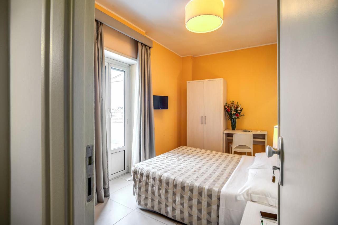 Casa Per Ferie Ravasco San Pietro Hotel Roma Exterior foto