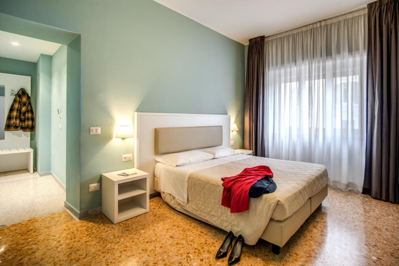 Casa Per Ferie Ravasco San Pietro Hotel Roma Exterior foto