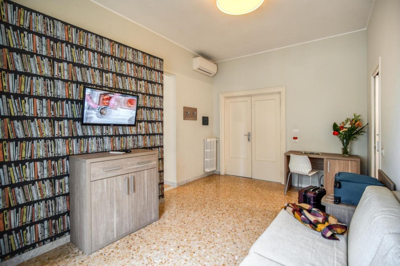Casa Per Ferie Ravasco San Pietro Hotel Roma Exterior foto