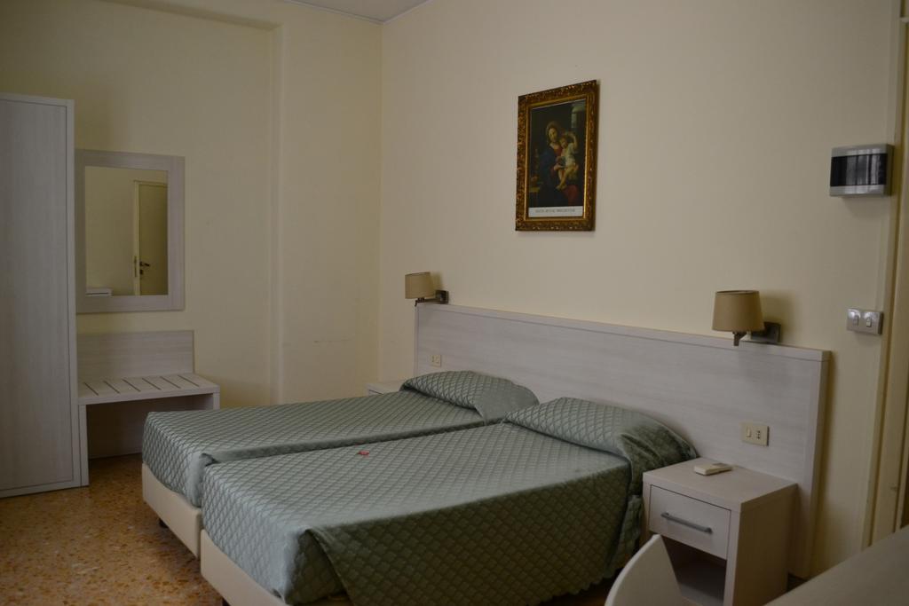 Casa Per Ferie Ravasco San Pietro Hotel Roma Exterior foto