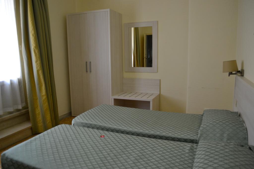 Casa Per Ferie Ravasco San Pietro Hotel Roma Exterior foto